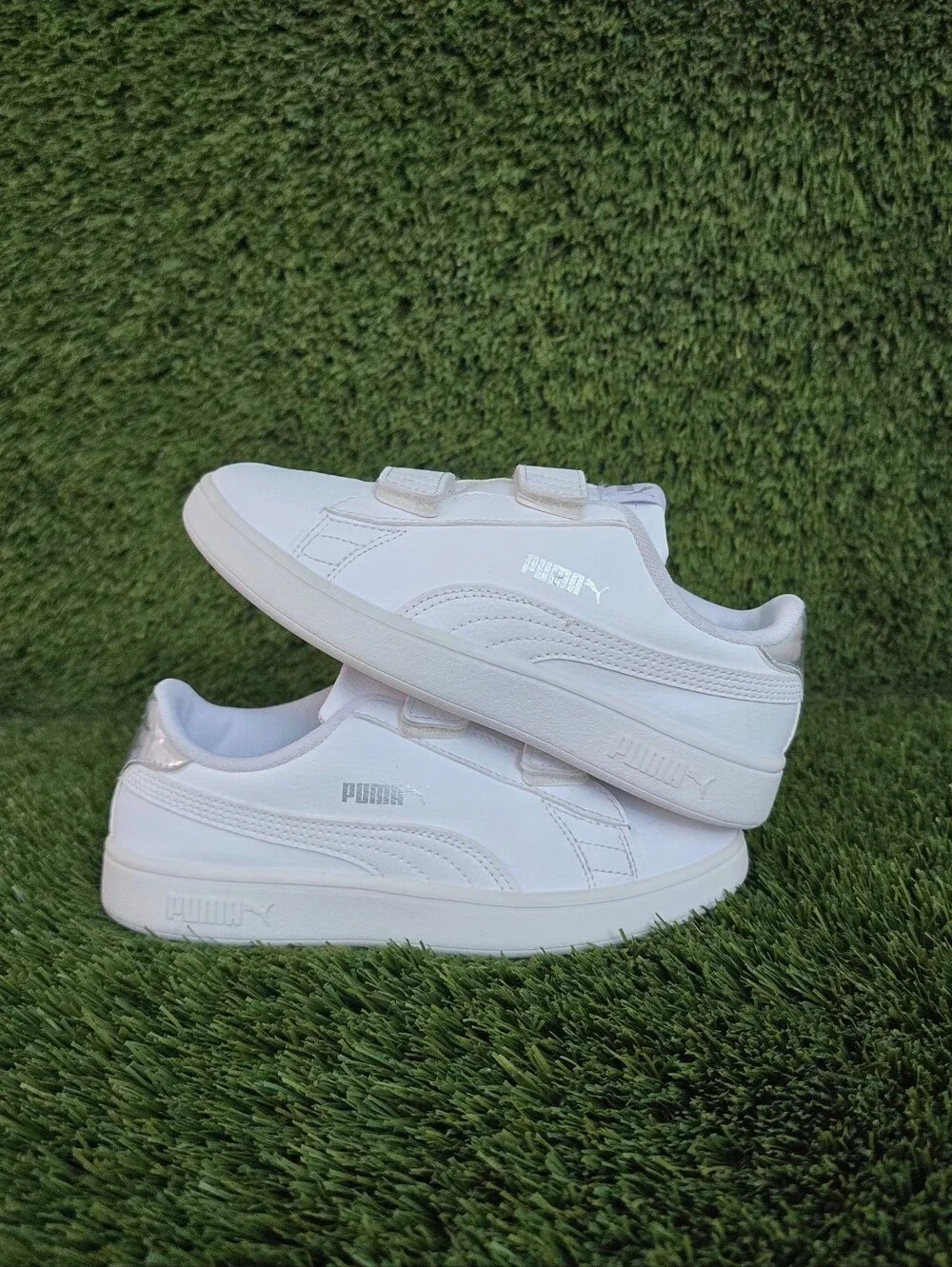 PUMA Smash v2 Sneakers
